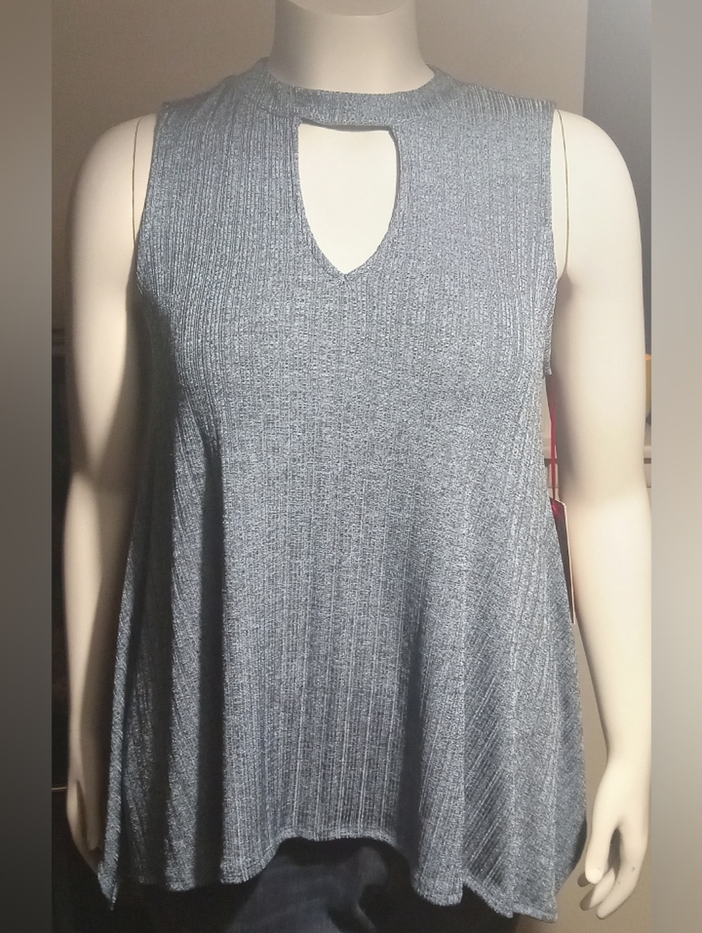 NWT JLO Sleeveless Top Size L